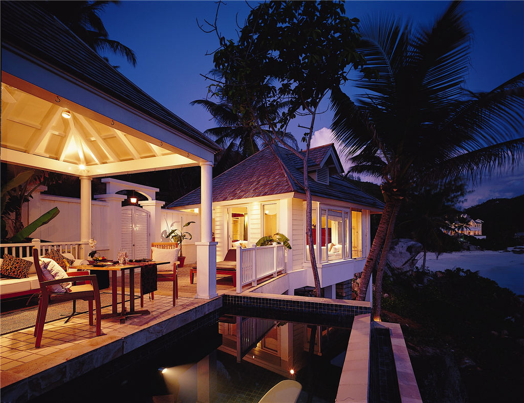 Hi_BTSCSC_25558292_BTSY_GuestRoom_HillsidePoolVilla_Overlooking_The_Indian_Oce.jpg