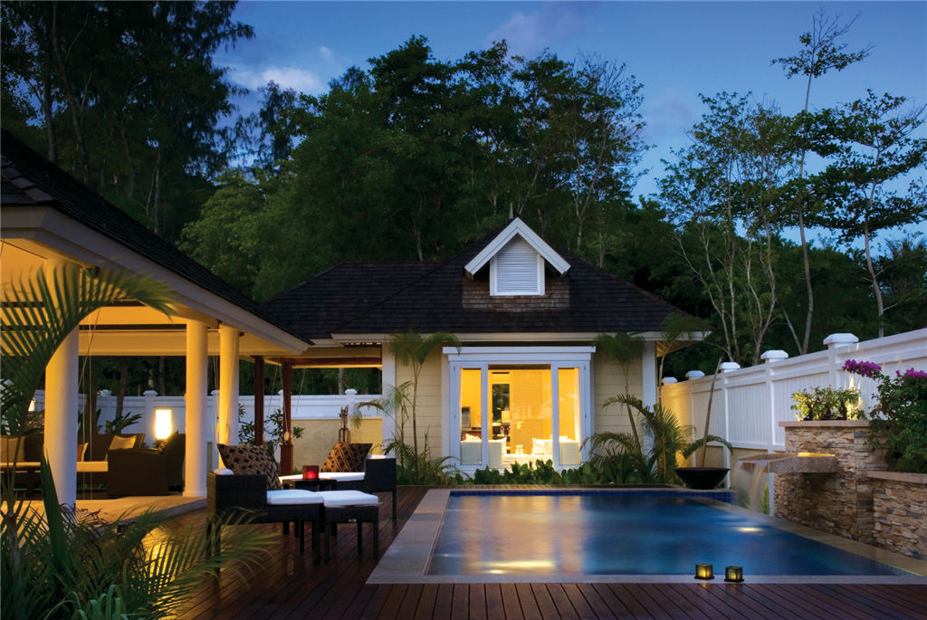 Hi_BTSCSC_25558433_BTSY_GuestRoom_TwoBedroomDoublePoolVilla_ExteriorView_sunri.jpg