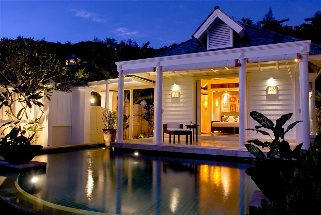 Hi_BTSCSC_25558461_BTSY_GuestRoom_TwoBedroomDoublePoolVilla_ExteriorView_Eveni.jpg