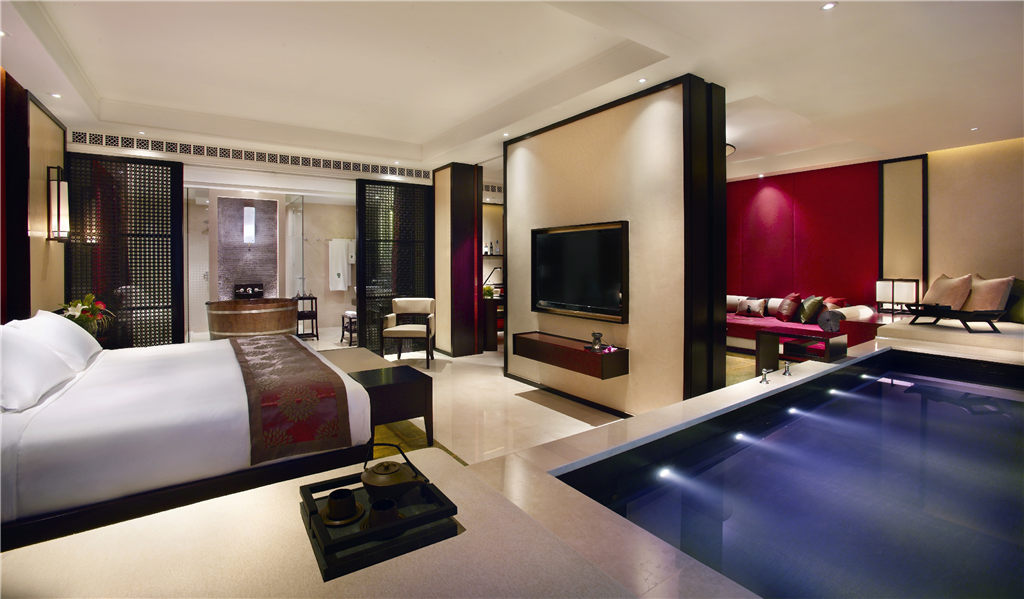 hi_btcnmc_35706744_grand_cotai_suite_bedroom.jpg