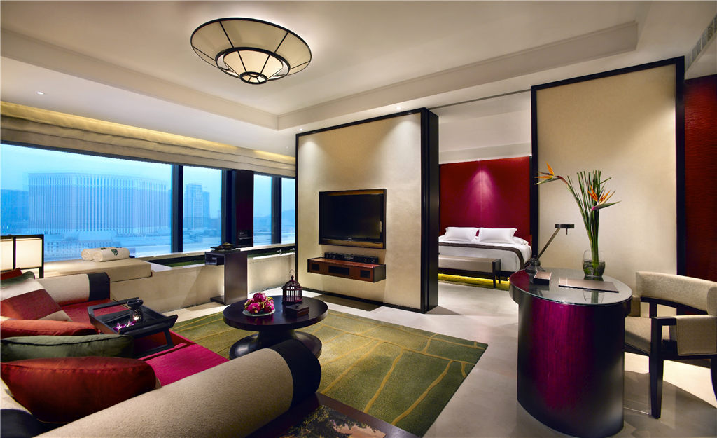 hi_btcnmc_35706846_grand_cotai_suite_livingroom.jpg